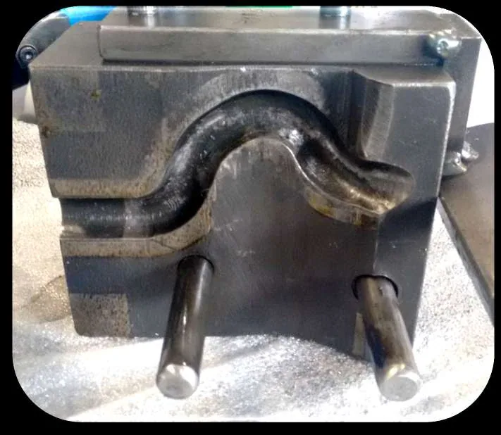 Attrezzatura dedicata alla formatura di un prototipo metallico RECA